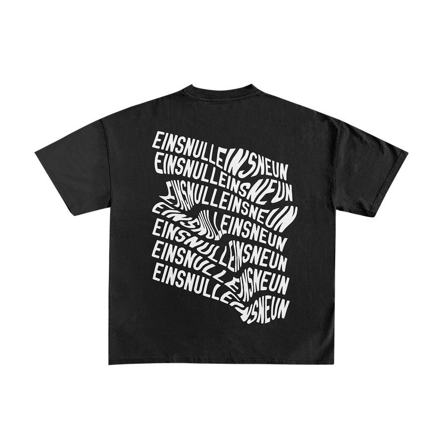 1019 T-Shirt in Schwarz – Rückansicht mit Einsnulleinsneun-Print