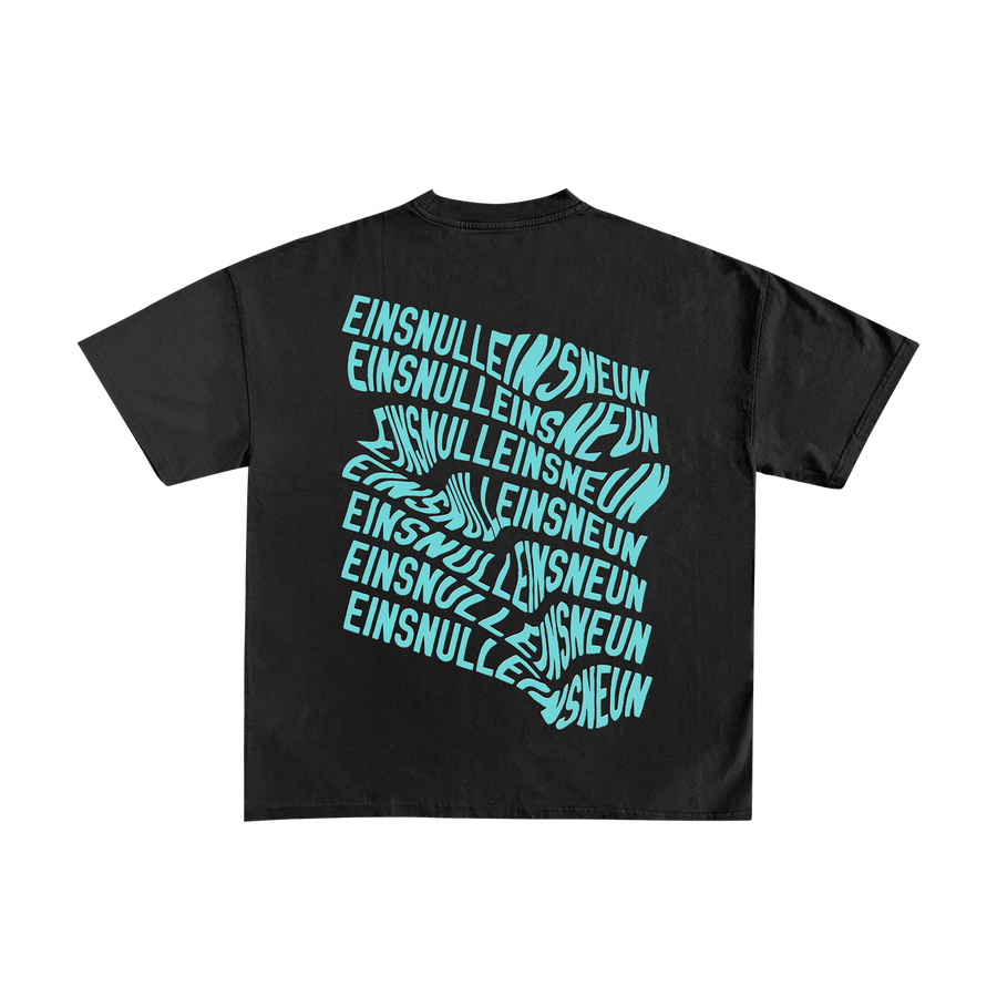 1019 T-Shirt in Schwarz – Rückansicht mit blauem Einsnulleinsneun-Print